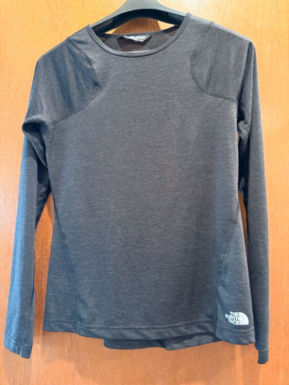 Women’s TNF long sleeve shirt